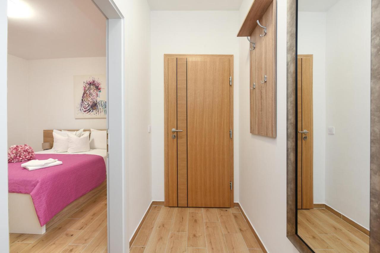 Apartment Lecija *
