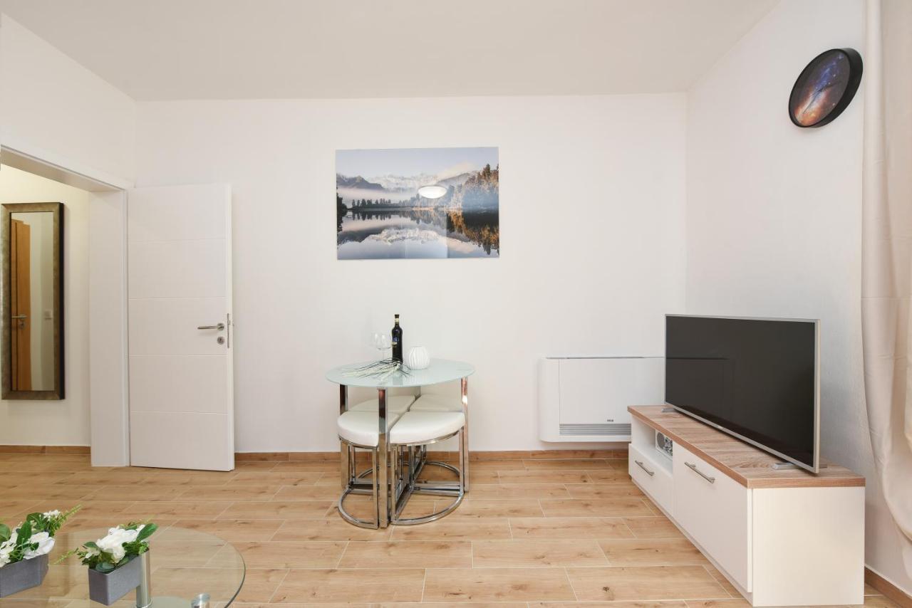 Apartment Lecija *